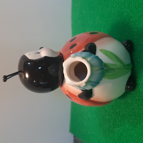 Decorative ladybug creamer - Picture 5 of 10